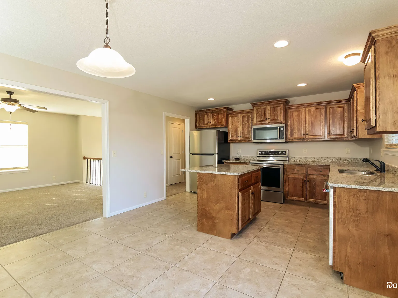4 bed, 3.0 bath, 2046 sqft, $2,665 — Photo 2