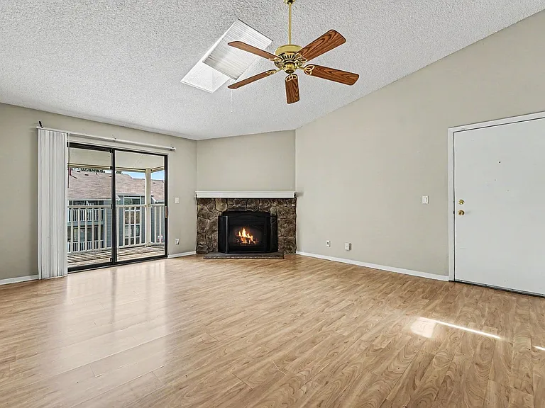 902 S Walden St #208 — Photo 3