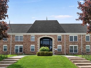 2101 Chateau Ct APT 203, Grafton, WI 53024