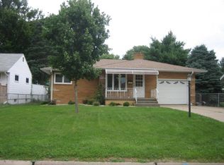 1706 W Acres Dr, Burlington, IA 52601