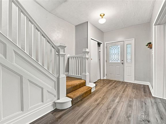3rd image of 1521 Rockland Ave