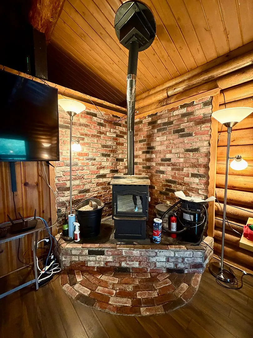 Cozy Cabin-Style Home in North Pole | Heat Included | Dog Friendly! — Photo 4