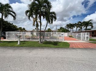 11401 SW 42nd Ter, Miami, FL 33165