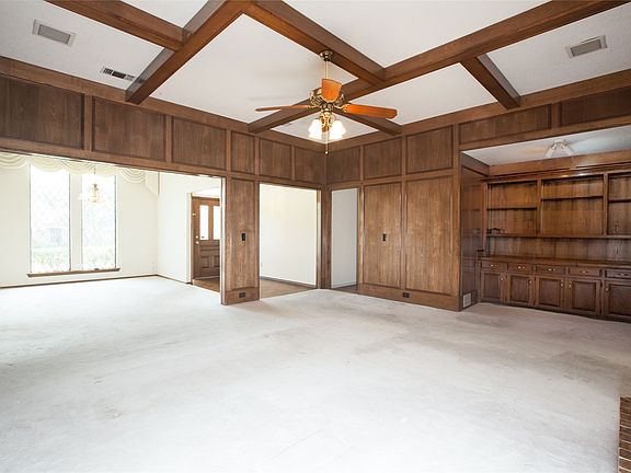 3rd image of 1409 Geneva Ln