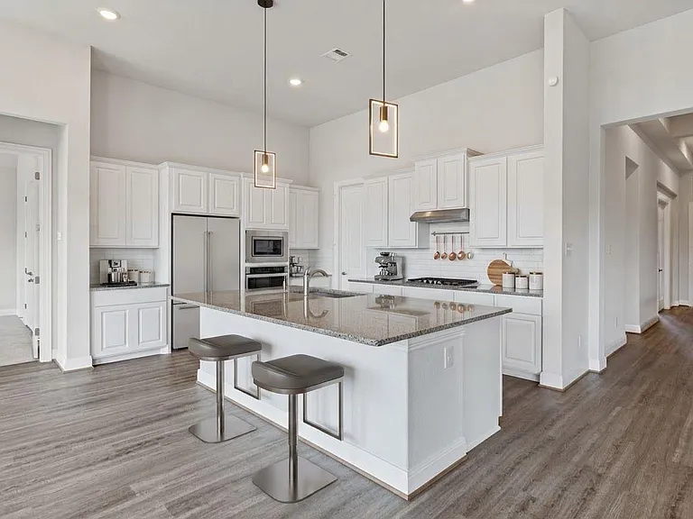727 Spinnaker Loop — Photo 8