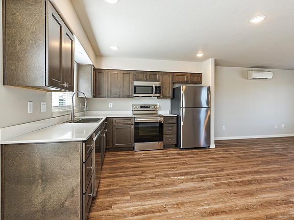4th image of 3489 Avenue C