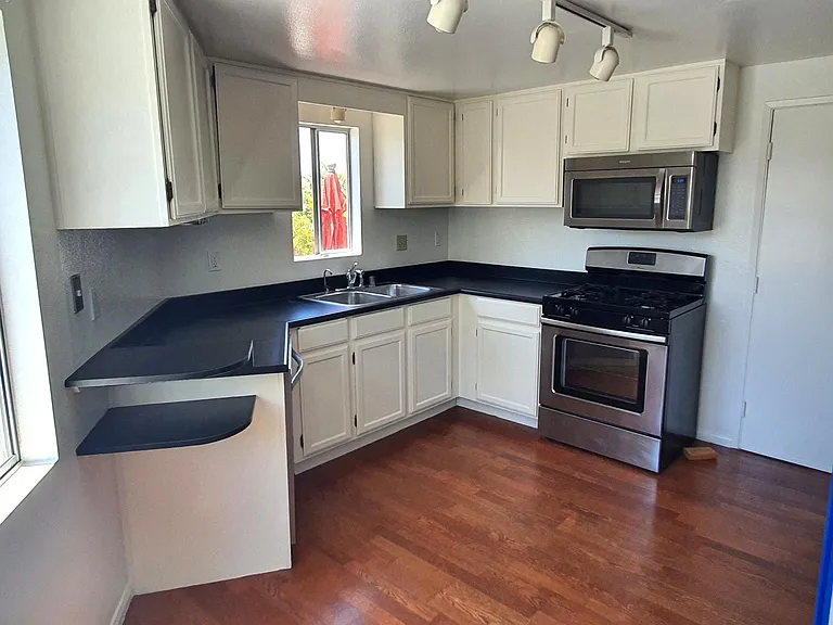 637 Rockledge St — Photo 6