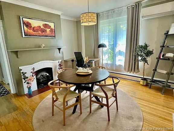 5th image of 104 Lansdowne Ave #102