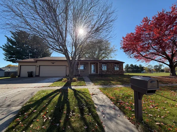 1905 E 23rd St, Sterling, IL 61081