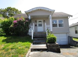 944 E McKinley Rd, Tacoma, WA 98404