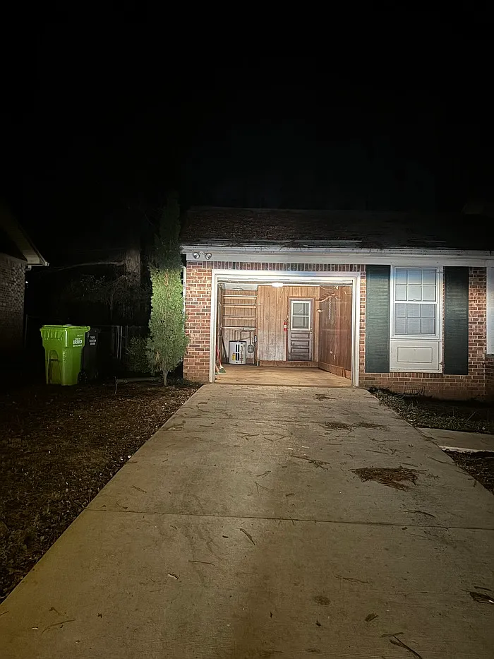 3 bed, 2.0 bath, 1363 sqft, $1,600 — Photo 2