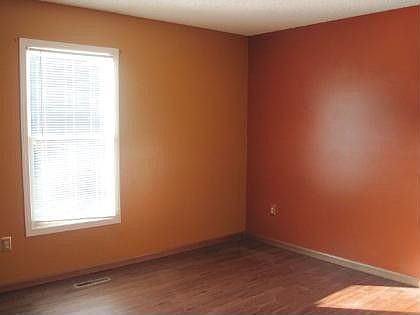 4th image of 101 Summer Ln
