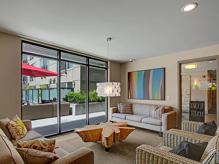 Leilani Apartment Homes — Photo 39