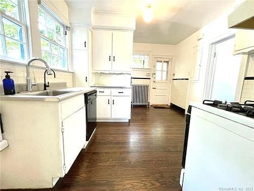 3rd image of 294 Fountain St