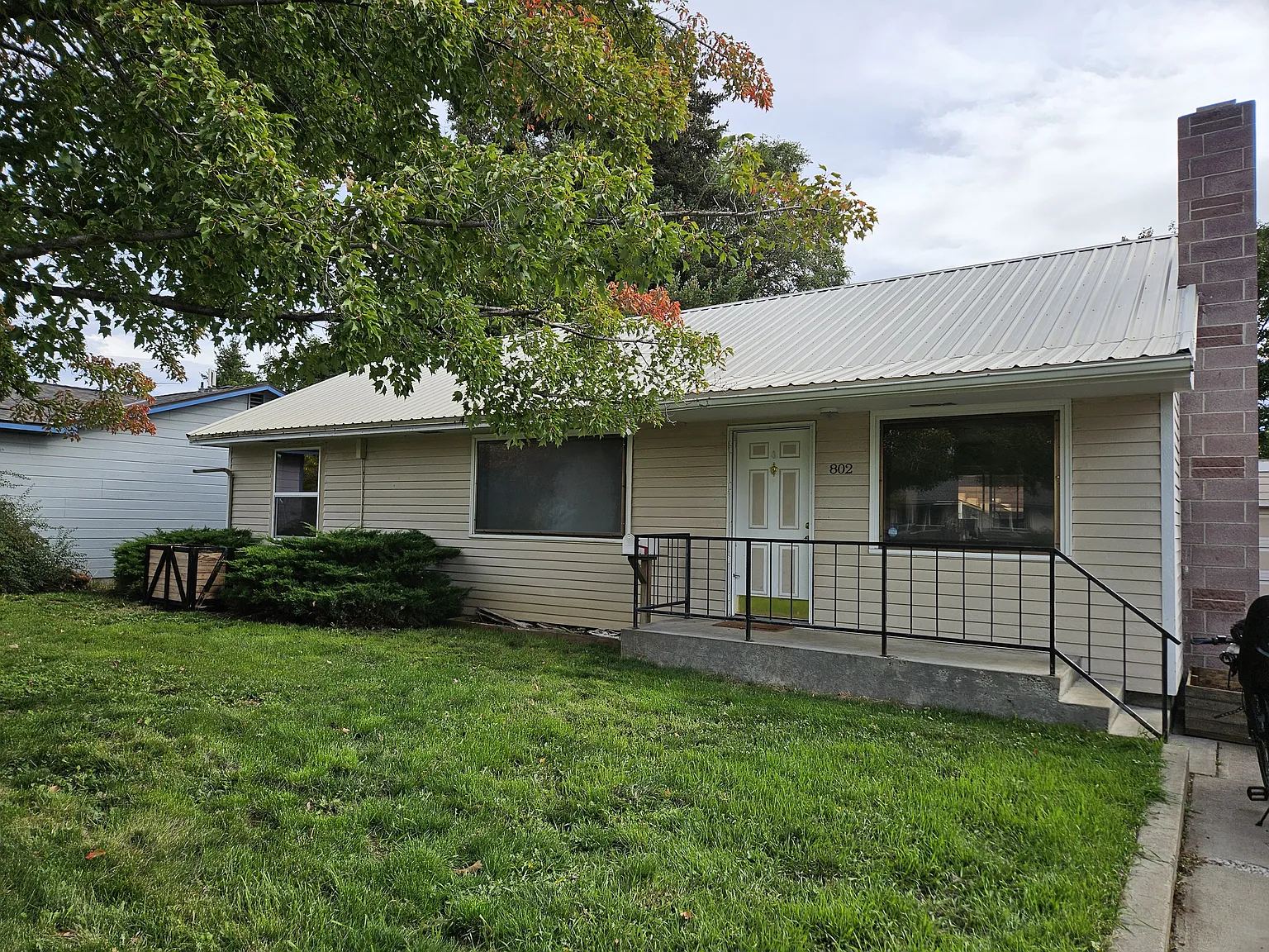 2 bed, 1200 sqft, $1,800 — Photo 1