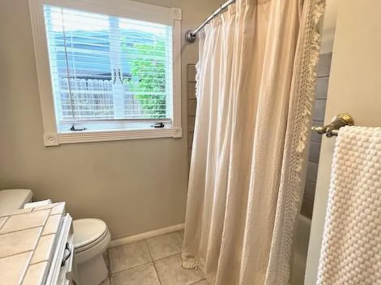 6802 N 13th St — Photo 15