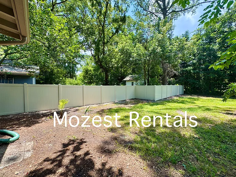 1736 Davidson St — Photo 5