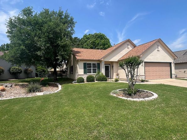 106 Lubbock Dr