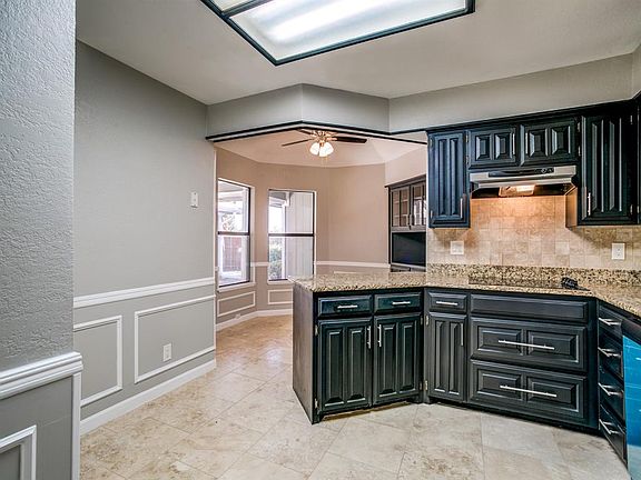 5th image of 2046 Greenstone Trl