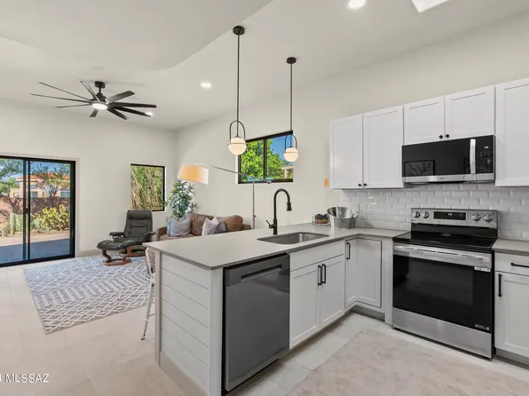 9985 E Via Del Pasto, Tucson, AZ 85747