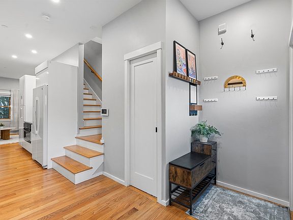 3rd image of 308 Broadway #308