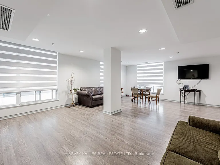43 Eglinton Ave E #1101 — Photo 18