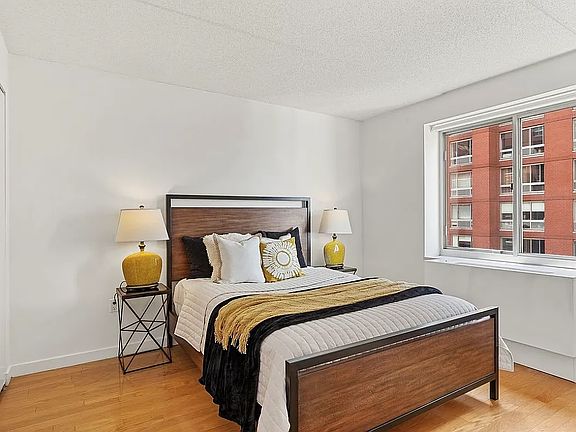 5th image of 555 W 23rd St APT N9e