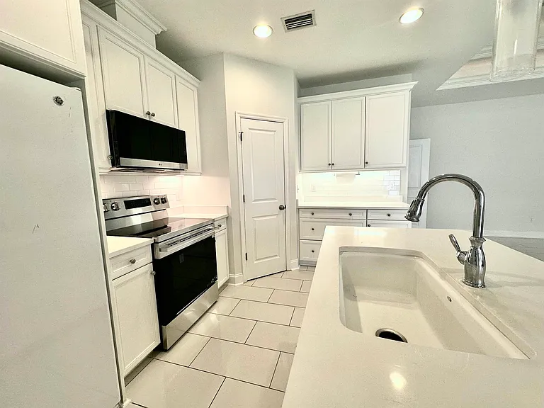 5021 Caracara Dr — Photo 18