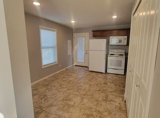 911 N Riverside Dr, Winamac, IN 46996