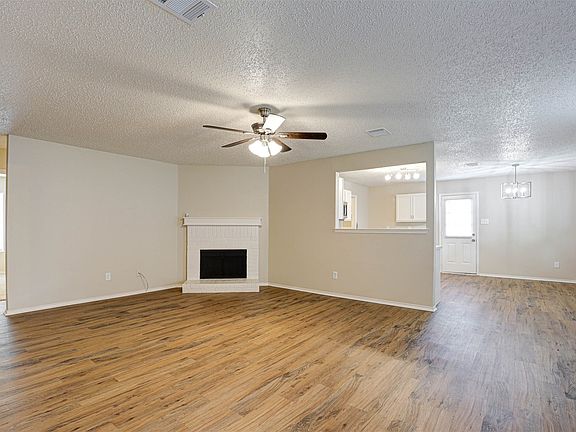 3rd image of 520 Brasenose St