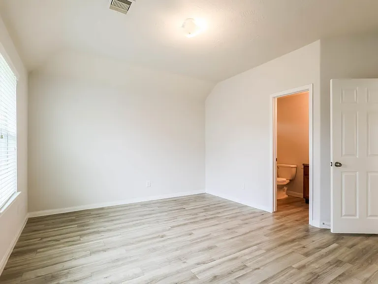 21718 Martin Grove Ct — Photo 11