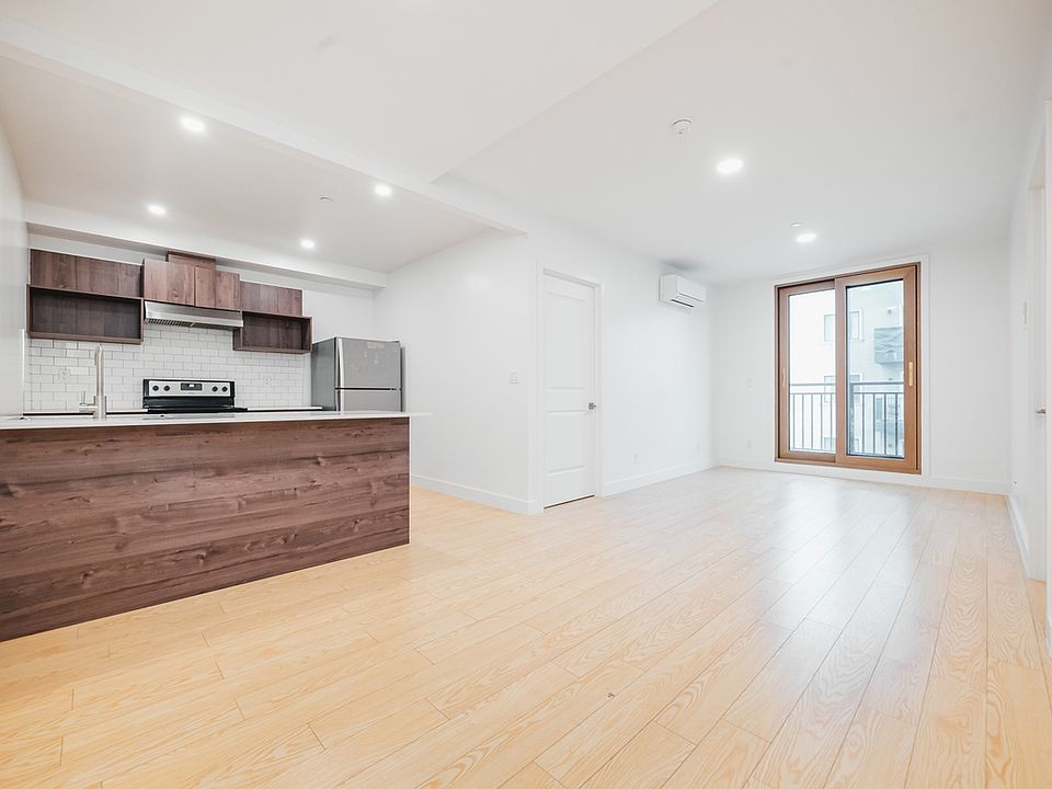 1st image of 379 Harman St APT 4A