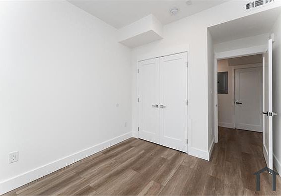 3rd image of 2230 Nicholson St SE #5