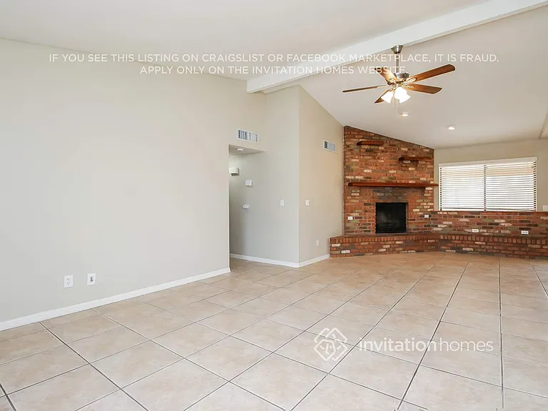 1254 E Indigo St — Photo 4