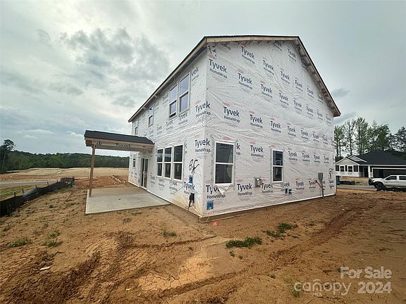 3rd image of 361 Lancashire Ct Lot 70