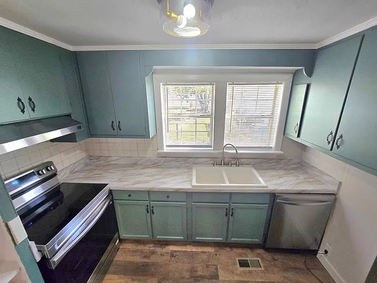 45 B St SW — Photo 3