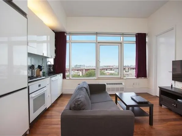 10-17 Jackson Avenue image 1 of 6