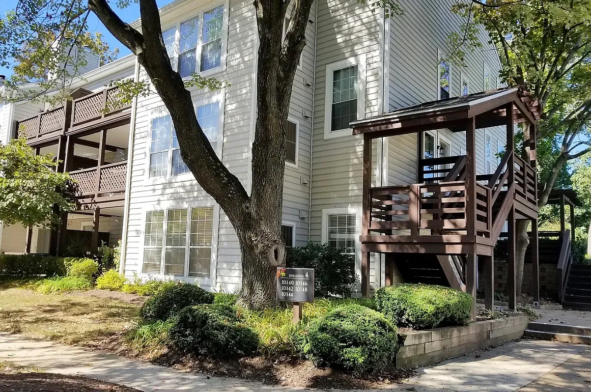 1 bed, 929 sqft, $2,100 — Photo 1