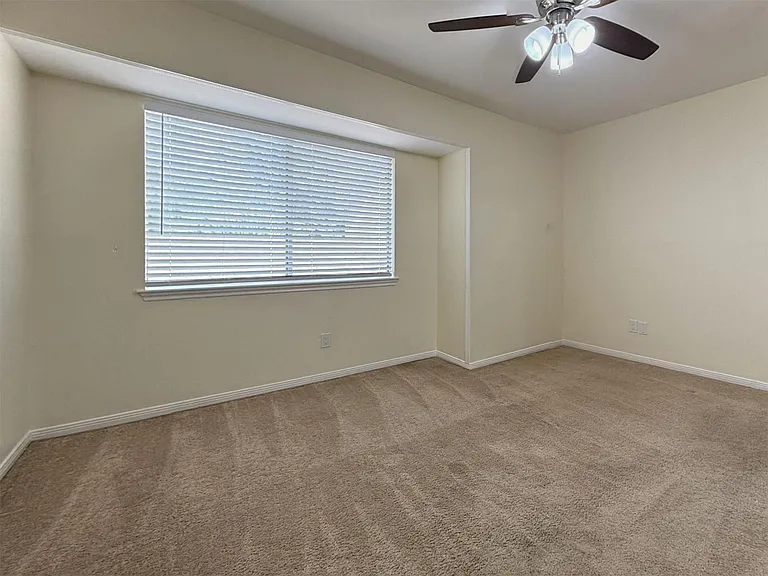 31 N Lakeridge Cir — Photo 16