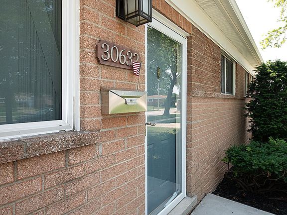 2nd image of 30632 Roan Dr