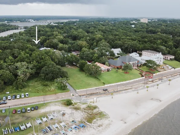 310 Hillandale Ave, Ocean Springs, MS 39564