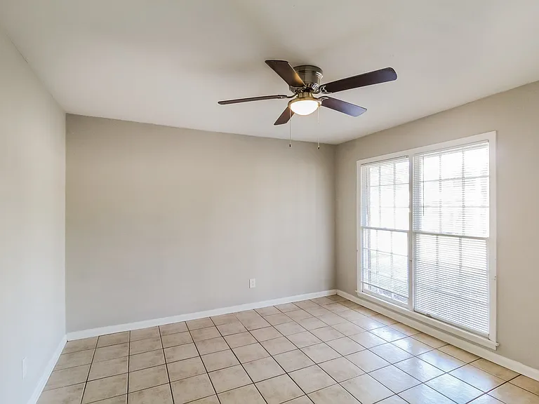 22470_018_living_room_13622011.jpg