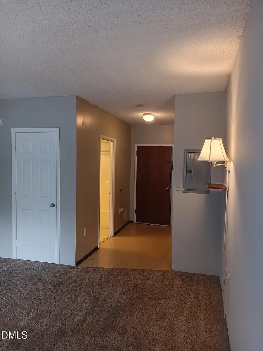 Building Photo - 4700 Westgrove St #101