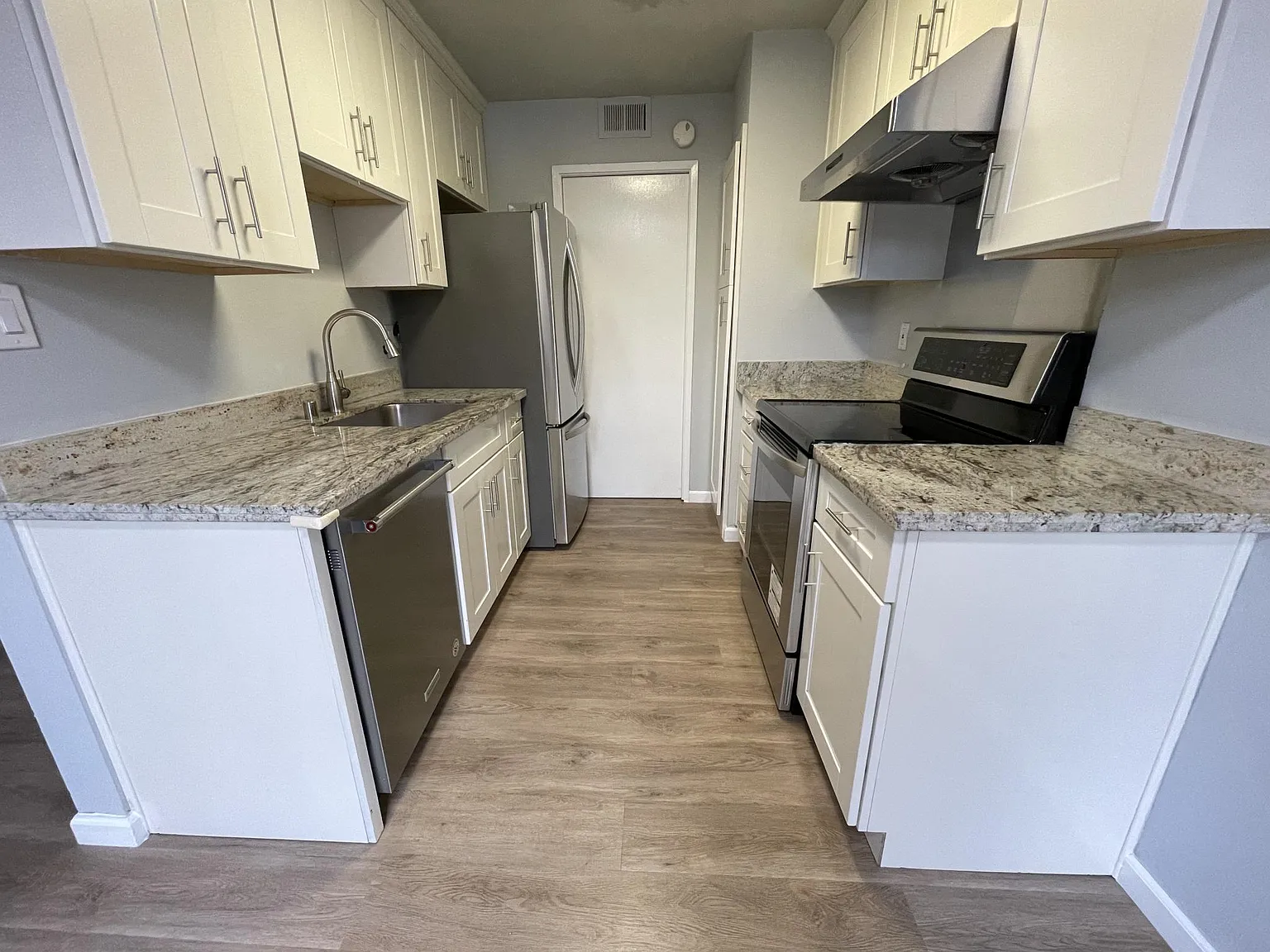 181 Del Medio Ave — Photo 3