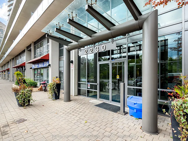 2230 Lake Shore Blvd W #204 — Photo 3