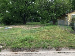 1732 S Lindsay St, Gainesville, TX 76240