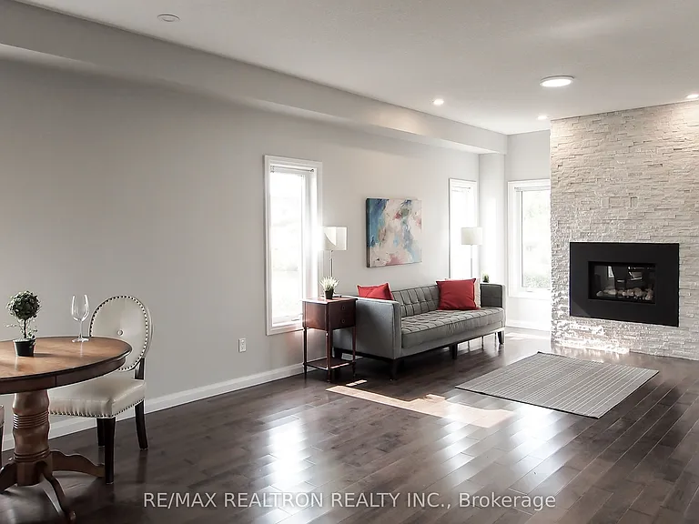 537 Sundew Dr — Photo 3