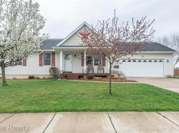 601 Sarah Ln, Milan, MI 48160