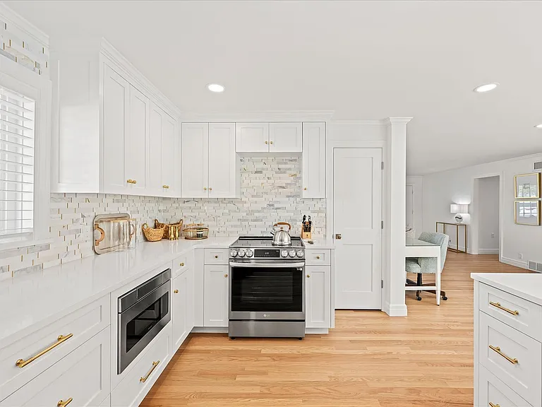 6521 Avondale Dr — Photo 50
