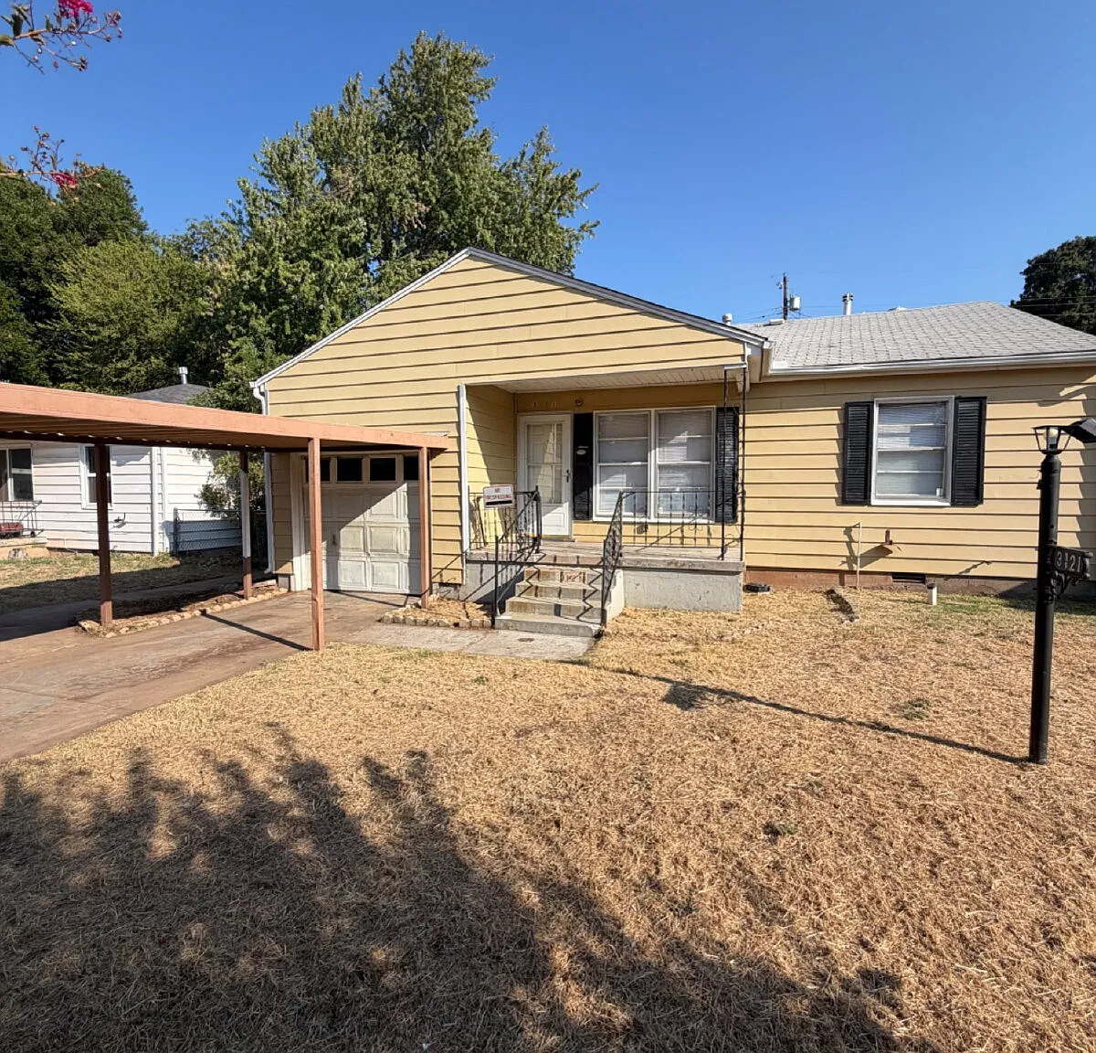 3 bed, 1.0 bath, 875 sqft, $995 — Photo 1